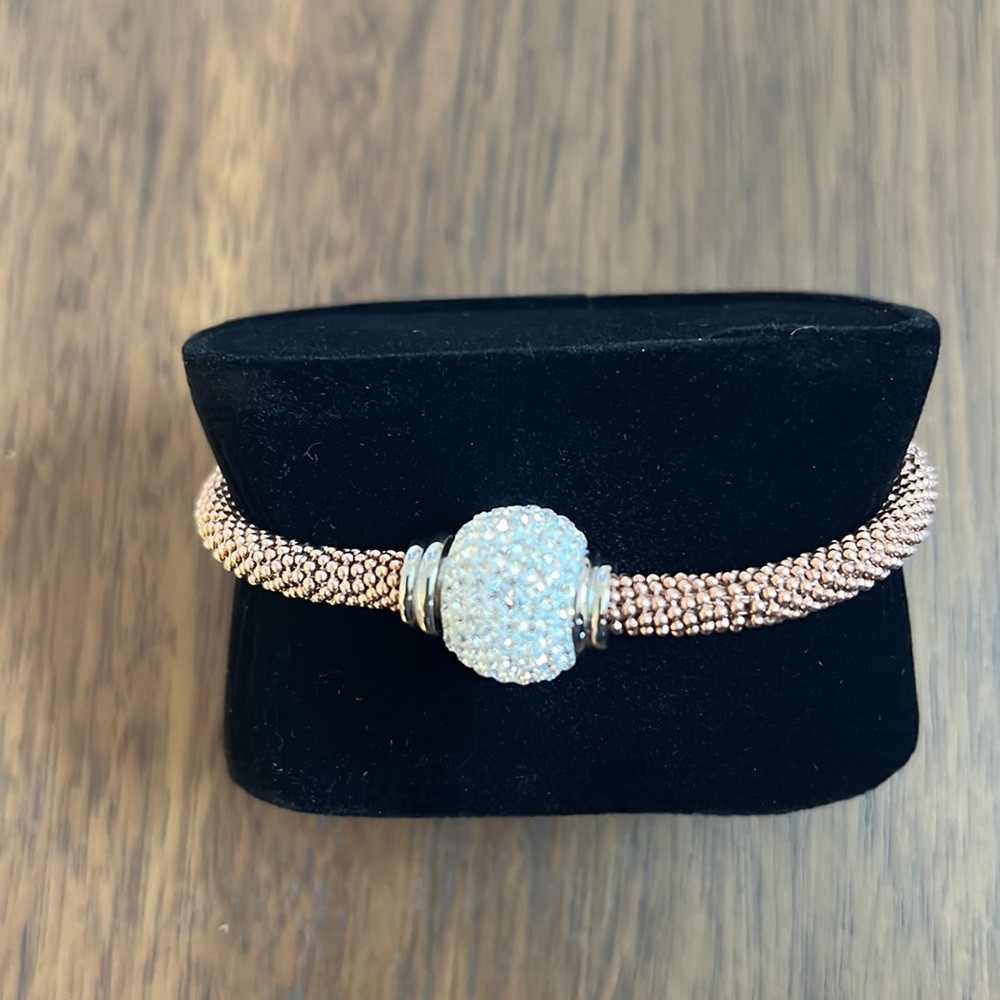 Genuine Swarovski Crystal Rose Gold Color Mesh Braclet with Magnetic Closure